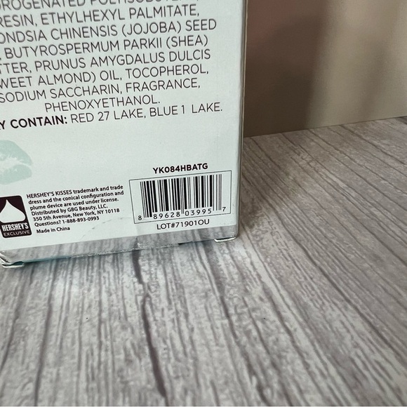 Hersheys Kisses the Season Set of 2 Hershey Kiss Flavored Lip Balm Candy Gift - Picture 4 of 8